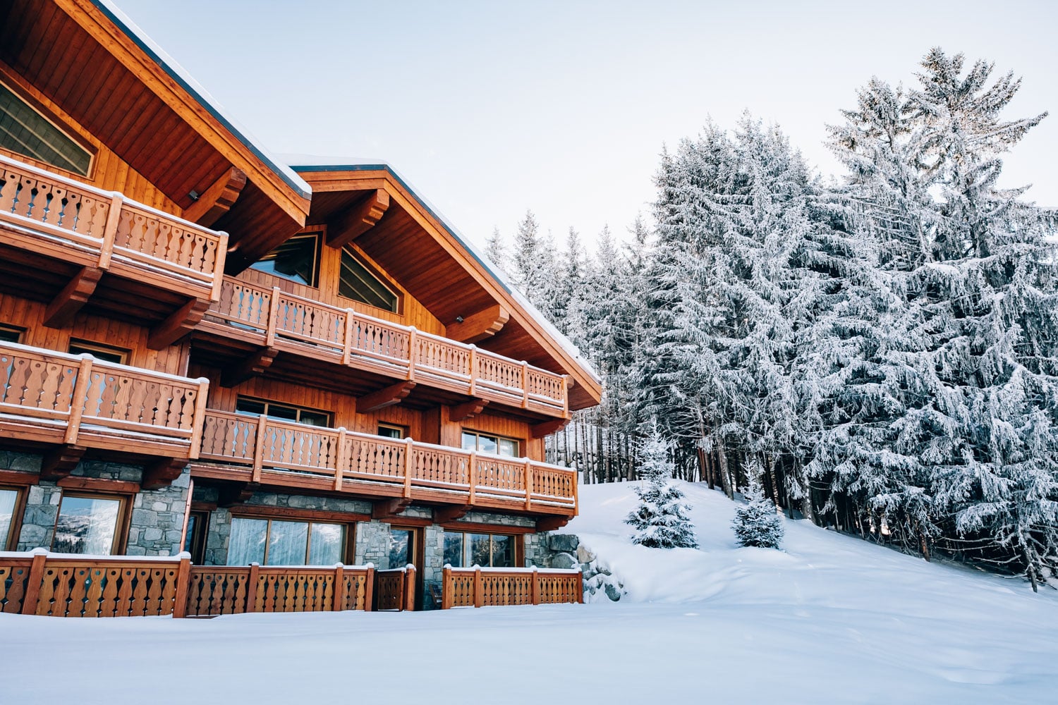 Vue chalet extérieur Le Coucou Jérome Galland
