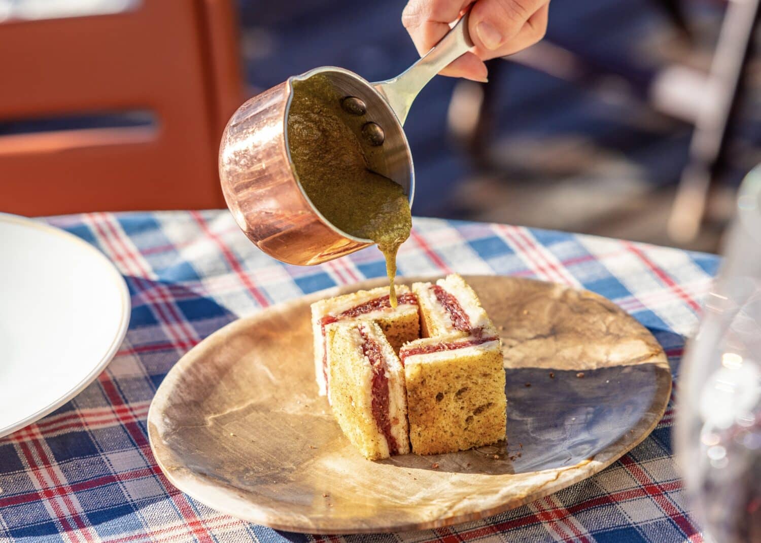 plat Beefbar Terrasse Hotel Le Coucou Cedou