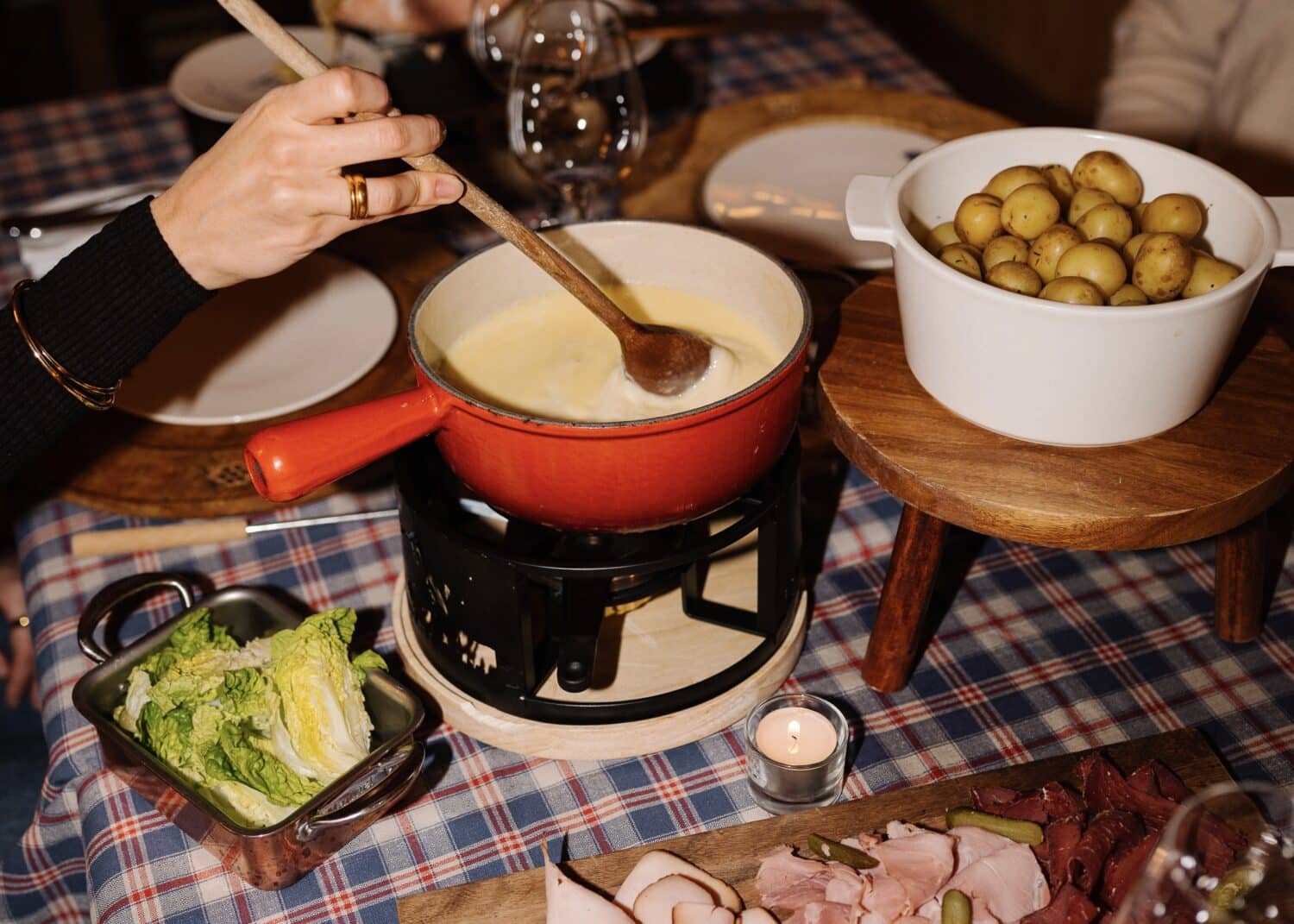 Fonde Restaurant Le Fumoir Hotel Le Coucou Via Tolila