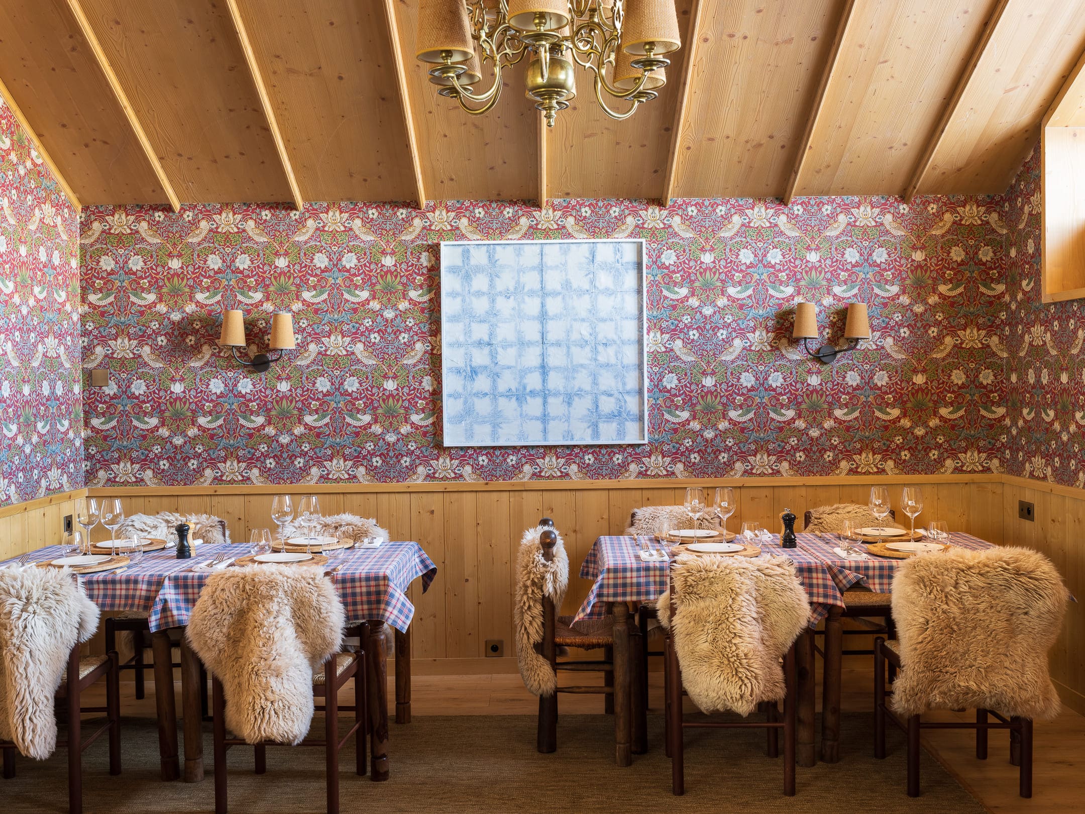 Restaurant Le Fumoir Hotel Le Coucou Via Tolila